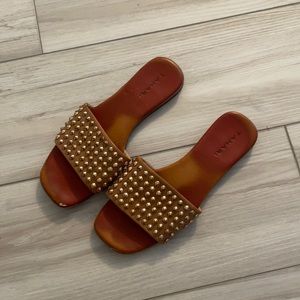 Tahari sandals